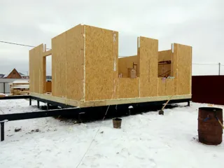 Haus nach Projekt „Sefir“, Siedlung Dubna: Wandmontage