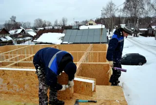 Haus nach Projekt „Townhouse - 1“, Ivanovo: Wandmontage