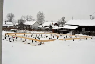 Haus nach Projekt „Townhouse - 1“, Ivanovo: Fundament und Grundrahmen