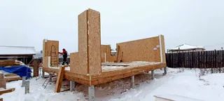 Haus 147,5 m², Projekt „Jessentuki 8x8“, Siedlung Pervyy: Wandmontage