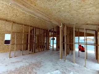 Haus nach Projekt „Barnhouse 76.3“, Dorf Konokhovo: Wandmontage