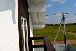 Haus nach Projekt „Fantasija“, Siedlung Plotina: Fassadenverkleidung