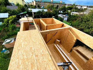 Haus nach Projekt „Kleines Ferienhaus“, Gebiet Kostroma: Wandmontage