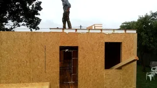 Haus nach Projekt „Finnisch 70“, Region Jaroslawl: Wandmontage
