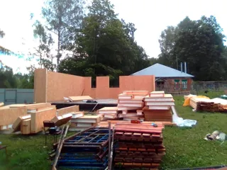 Haus nach individuellem Entwurf, Dorf Obolsunovo: Wandmontage