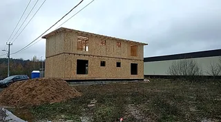 Haus nach individuellem Entwurf, Dorf Yudino: Wandmontage