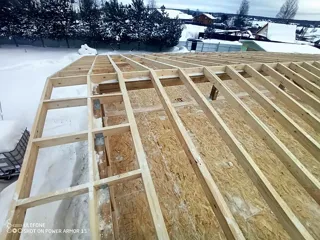 “Korsar - K2.8” projesine göre 102 m² ev, Markovo köyü: çatı