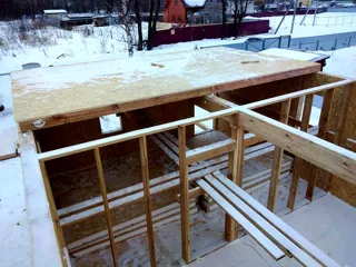 Haus nach Projekt „Slawjanskij Skit“, Rybins: Wandmontage
