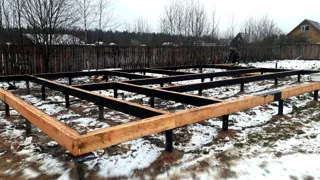 Haus nach Projekt „Utes“, Dorf Nikulskoe: Fundament und Grundrahmen