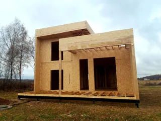 Haus nach Projekt „Grafit“, Siedlung Lyubashino: Wandmontage