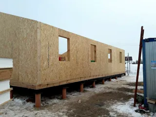 Haus nach individuellem Entwurf, Dorf Popovskaya: Wandmontage