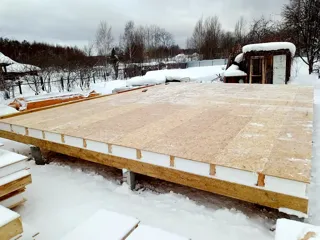 Haus 163,5 m² nach Projekt „Jessentuki 8x9“, Dorf Ivantsevo: SIP-Boden auf Höhe 0