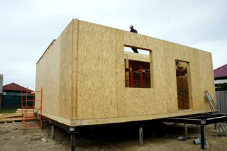 Haus nach Projekt „Metschta pl.1“, Saratov: Wandmontage