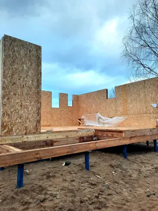 Özel projeye göre 130 m² ev, Ukhta: duvar montajı