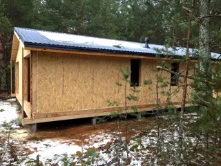 “Barnhouse 110” projesine göre ev, Vidogoshchi köyü: duvar montajı