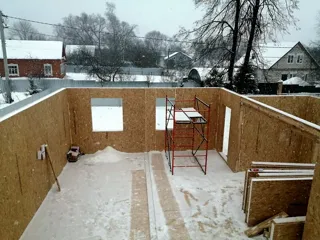 Haus nach individuellem Entwurf, Dorf Yakovlevskoe: Wandmontage