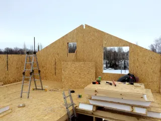 Haus nach Projekt „Jessentuki 7.5x7.5“, Dorf Lopatino: Wandmontage