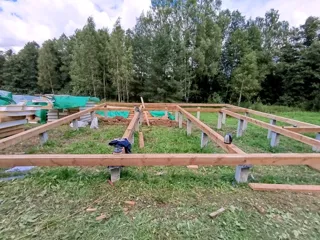 Haus nach individuellem Projekt, Gebiet Iwanowo: Fundament und Grundrahmen