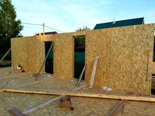 Haus 145 m² nach individuellem Projekt, Siedlung Volga: Wandmontage