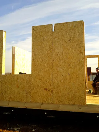 Haus nach Projekt „Utah“, Yaroslavl: Wandmontage