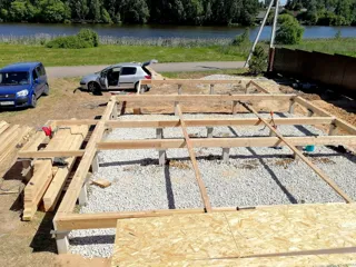 Haus nach Projekt „Jessentuki 7.5x7.5“, Dorf Rastunovo: Fundament und Grundrahmen