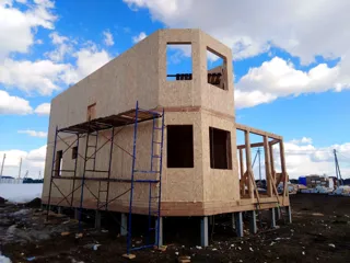 Banja, Projekt „Florida“, Dorf Balabanovo: Wandmontage