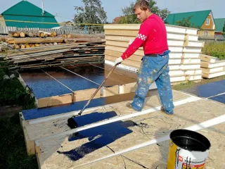 Haus nach Projekt „Dorofejewo“, Navoloki: Fundament und Grundrahmen