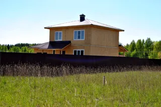 Haus nach Projekt „Slawjanka mini + Garage“, Siedlung Tunoshna: Fertiges Haus