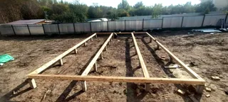 Özel projeye göre banya, Dzerzhinsk: temel ve alt bağlama kirişi