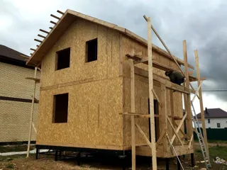 Haus nach Projekt „Alfa“, Siedlung Pervyy: Fertiges Haus
