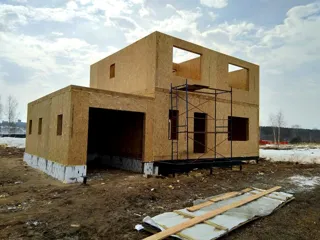 Garage nach Projekt „Slawjanka mini + Garage“, Dorf Nazarovo: Wandmontage