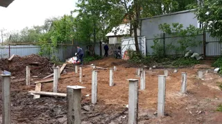 Özel projeye göre ev, Ivanovo: temel ve alt bağlama kirişi