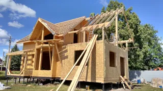 Haus nach Projekt „Sarja“, Kazan: Obergeschoss und Dachgeschoss
