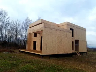 Haus nach Projekt „Grafit“, Siedlung Lyubashino: Wandmontage