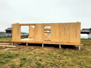 Haus nach Projekt „Barnhouse 76.1“, Rybinsk: Wandmontage