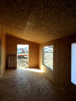 Haus nach Projekt „Akkord“, Siedlung Pervyy: Innenwände