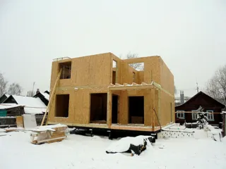 Haus nach Projekt „Slawjanka“, Ivanovo: Wandmontage