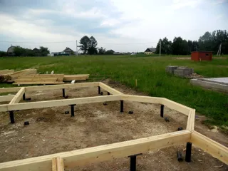 Haus nach Projekt „Bayern 193.54“, Pereslavl-Zalesskiy: Fundament und Grundrahmen