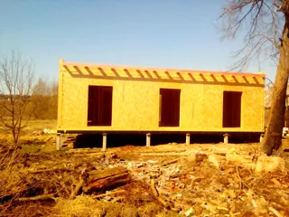 Haus nach Projekt „Mistika - E2.8“, Dorf Kurdumovo: Wandmontage