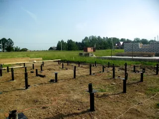 Haus nach Projekt „Bayern 193.54“, Pereslavl-Zalesskiy: Fundament und Grundrahmen
