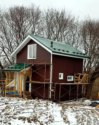 Haus 72 m² nach individuellem Projekt, Pushchino: Fassadenverkleidung