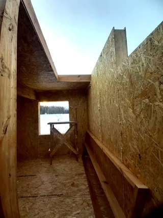 Haus nach Projekt „Sawuschka“, Dorf Khorlovo: Wandmontage