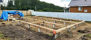 Haus nach Projekt „Mistika - E2.8“, Gebiet Moskau: Fundament und Grundrahmen