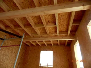 Haus nach Projekt „Arsamas“, Dorf Belyanitsy: Wandmontage