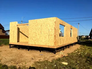 Custom-design house, Pervyy settlement: wall assembly