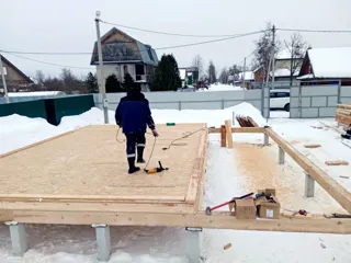 “Vesı” projesine göre ev, Rybinsk: 0 kotunda SIP panel zemin