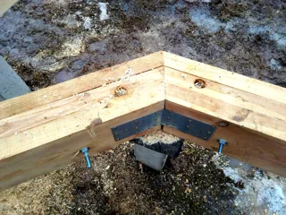 Banja, Projekt „Florida“, Dorf Balabanovo: Fundament und Bodenrahmen