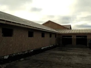 Haus nach Projekt „Barskoe pomeste“, Gebiet Kostroma: Wandmontage