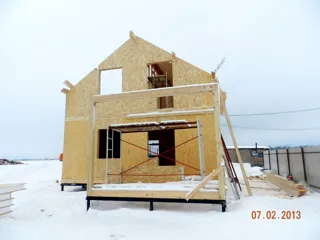 Haus nach Projekt „Arsamas“, Dorf Belyanitsy: Wandmontage