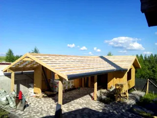 Özel projeye göre ev, KP “Serebryanıe klyuçi”: çatı